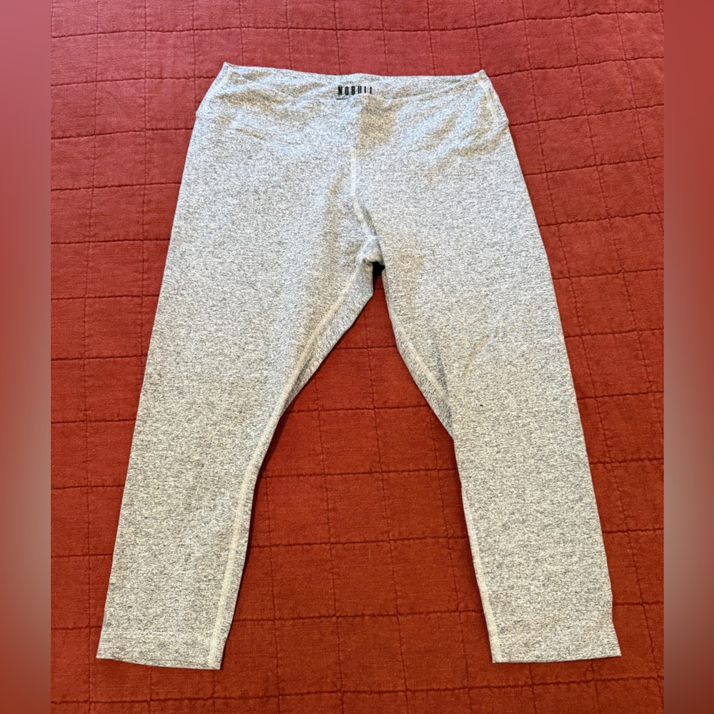 NOBULL size L inseam 23” Gray Leggings